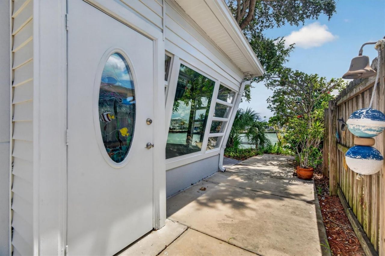 541 Lillian Drive , Madeira Beach, FL 33708 Photo