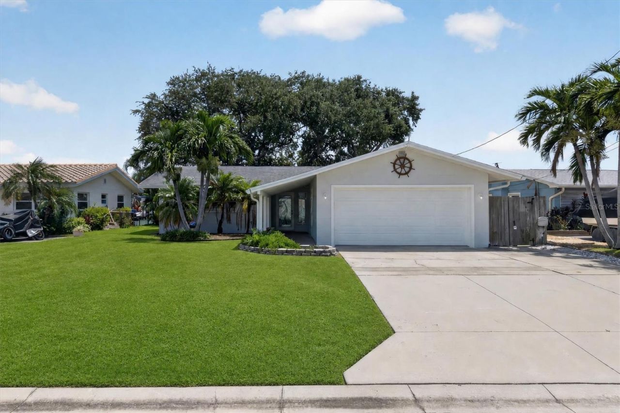 541 Lillian Drive , Madeira Beach, FL 33708 Photo