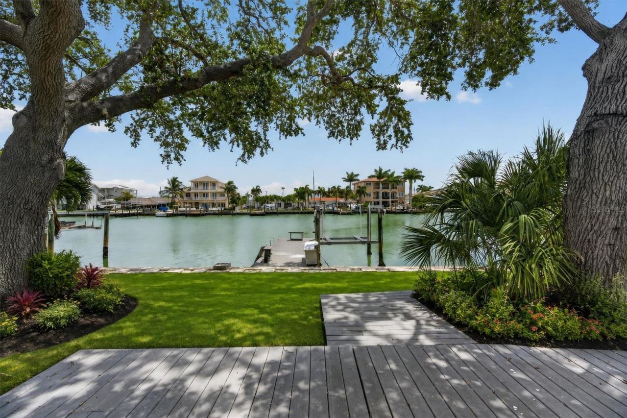 541 Lillian Drive , Madeira Beach, FL 33708 Photo
