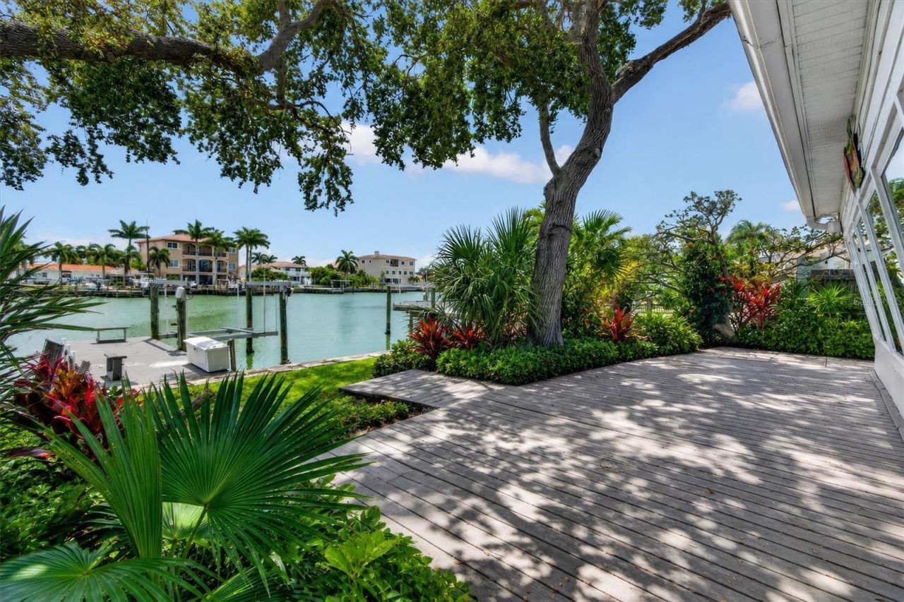 541 Lillian Drive , Madeira Beach, FL 33708 Photo