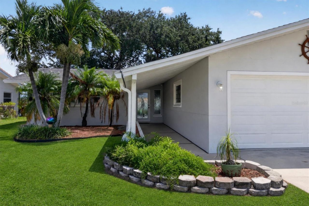 541 Lillian Drive , Madeira Beach, FL 33708 Photo