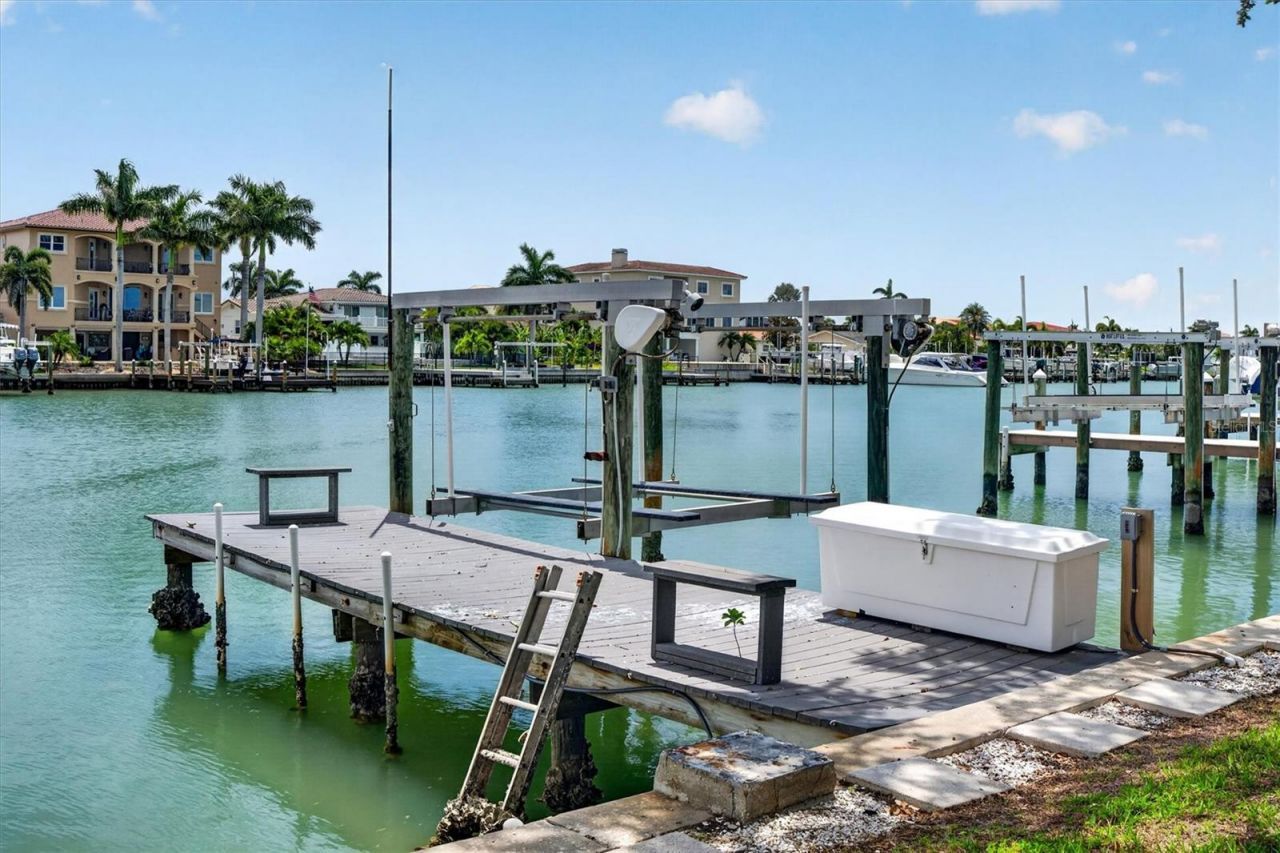541 Lillian Drive , Madeira Beach, FL 33708 Photo