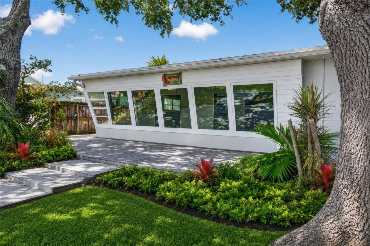 541 Lillian Drive , Madeira Beach, FL 33708 Photo