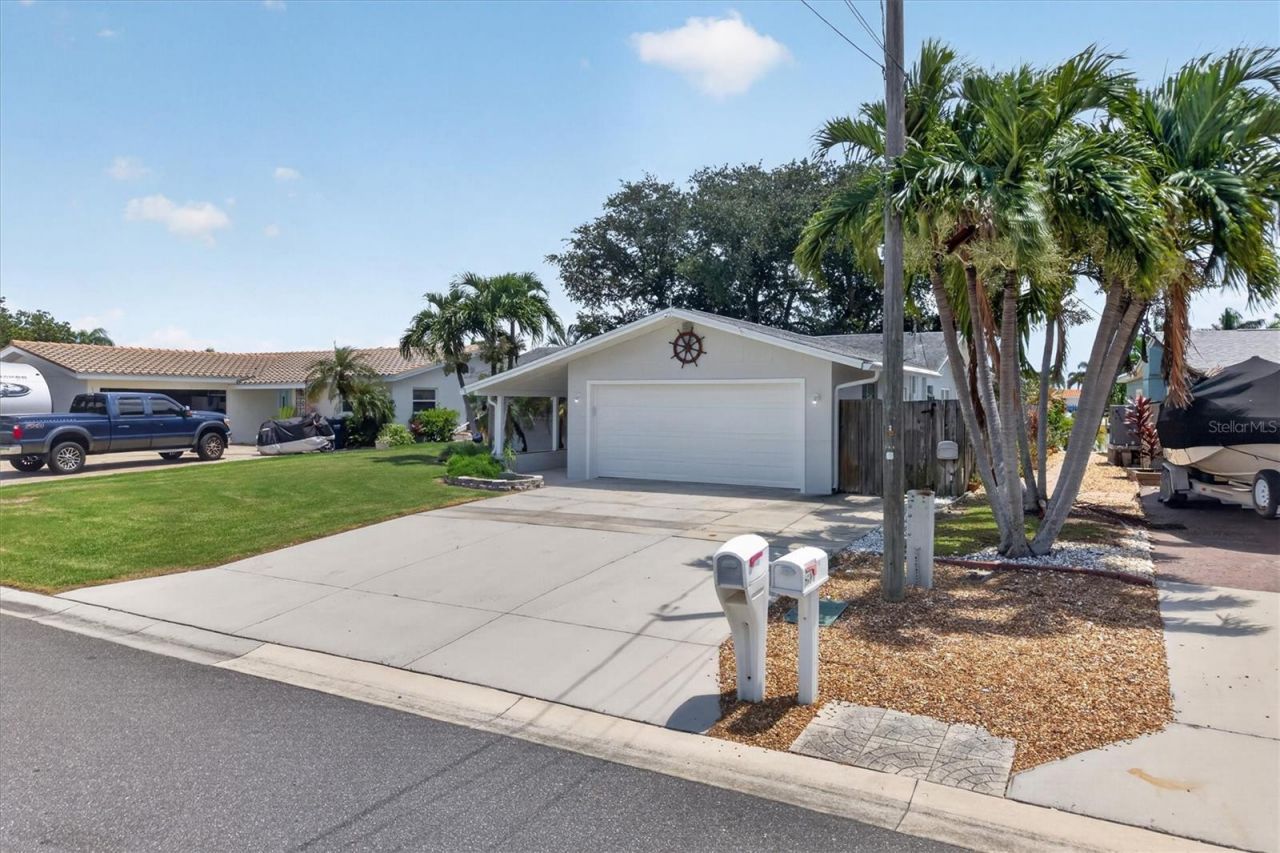 541 Lillian Drive , Madeira Beach, FL 33708 Photo