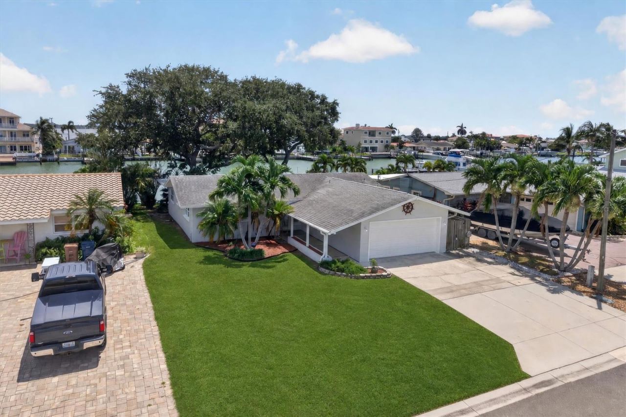 541 Lillian Drive , Madeira Beach, FL 33708 Photo
