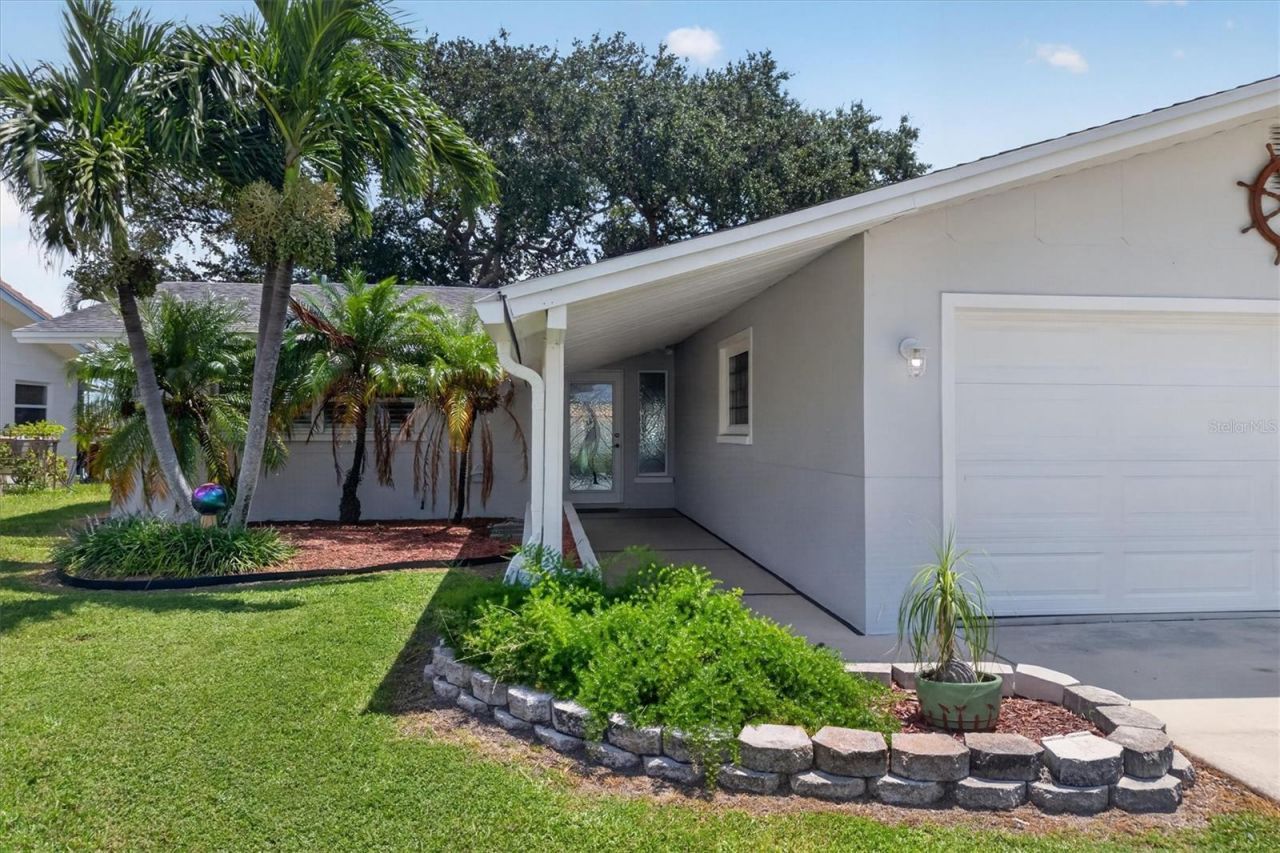 541 Lillian Drive , Madeira Beach, FL 33708 Photo