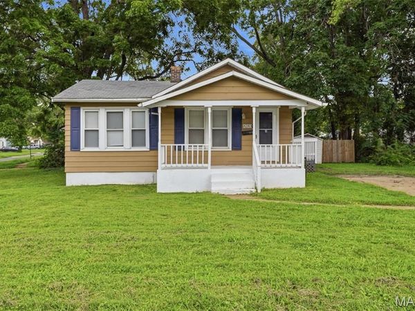 8283 Frost Avenue , St Louis, MO 63134