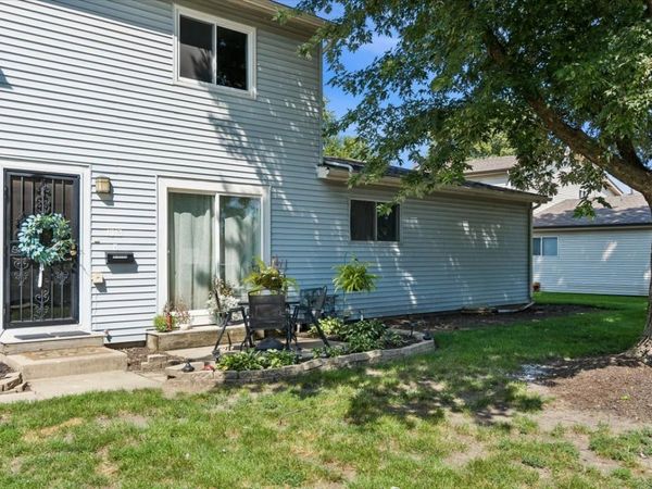 1013 Gael Drive, Unit B, Joliet, IL 60435