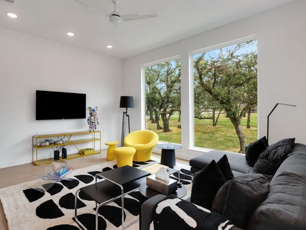 6819 Wolfcreek PASS, Unit 22, Austin, TX 78749