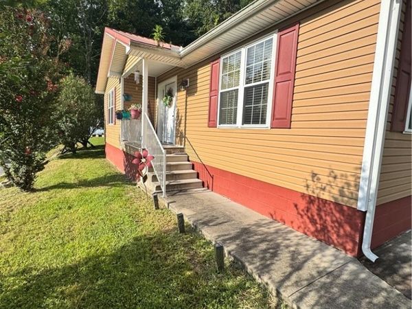 2507 Crawley Creek Road, Chapmanville, WV 25508