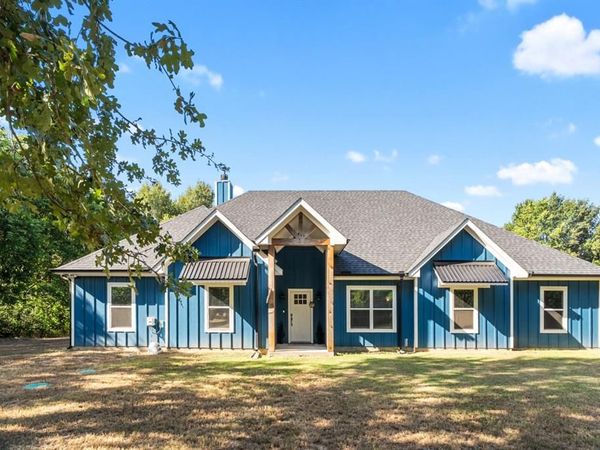 914 Pin Oak Street, Trinidad, TX 75163