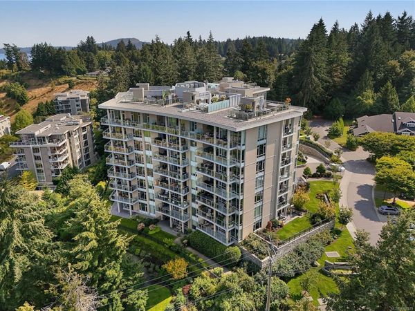 5388 Hill Rise Terr, Unit #202, Saanich, BC V8Y 3K2