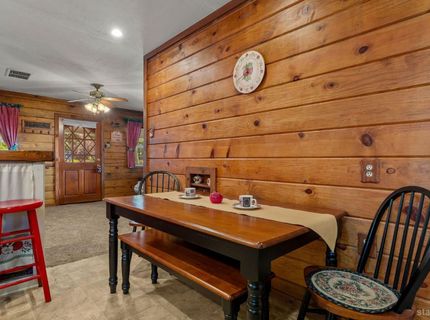 1202 Bonanza Avenue, South Lake Tahoe, CA 96150 Photo