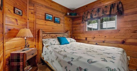 1202 Bonanza Avenue, South Lake Tahoe, CA 96150 Photo