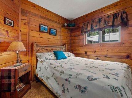 1202 Bonanza Avenue, South Lake Tahoe, CA 96150 Photo