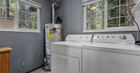 1202 Bonanza Avenue, South Lake Tahoe, CA 96150 Photo