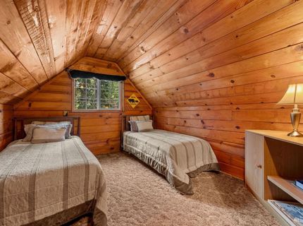 1202 Bonanza Avenue, South Lake Tahoe, CA 96150 Photo