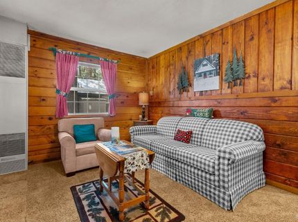1202 Bonanza Avenue, South Lake Tahoe, CA 96150 Photo