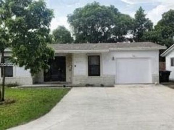 6240 SW 8th St, North Lauderdale, FL 33068