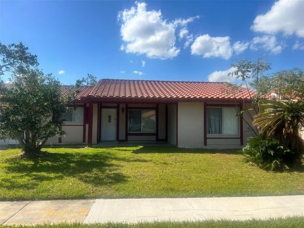 10528 MONTPELIER CIRCLE , ORLANDO, FL 32821