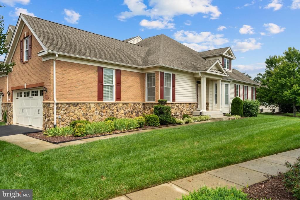 20918 Rocky Knoll Square, Ashburn, VA 20147 Main Photo