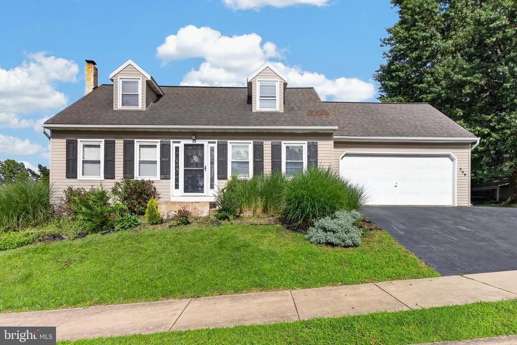 209 Tuckson Avenue, Ephrata, PA 17522 Main Photo