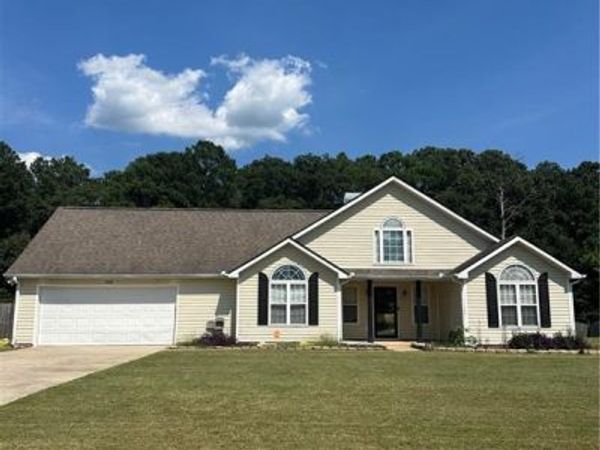 310 Windermere Drive , Loganville, GA 30052