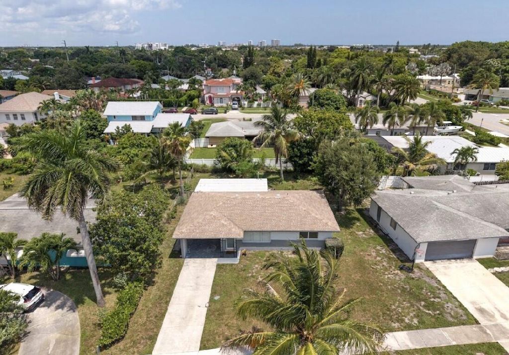 215 Evergreen Drive, West Palm Beach, FL 33403 Photo