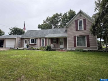 818 15th Street, Aurora, NE 68818
