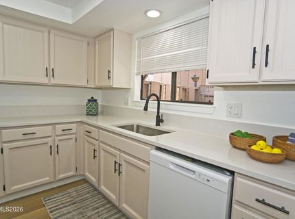 172 Lake Glen Drive, Carson City, NV 89703 Photo