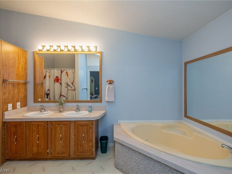 4 Symphony Street, Olmsted Township, OH 44138 Photo 13