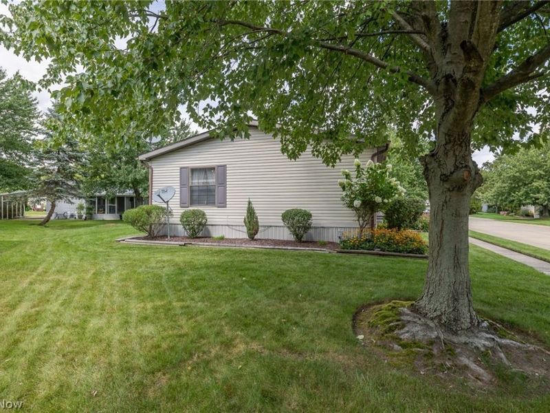 4 Symphony Street, Olmsted Township, OH 44138 Photo 3