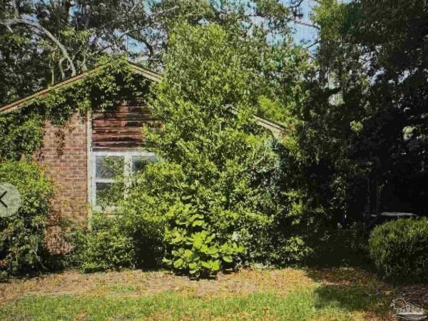 7855 Bay Meadows Dr, Pensacola, FL 32507