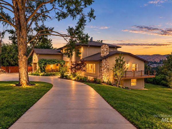 2919 N Tweed Ct, Boise, ID 83702