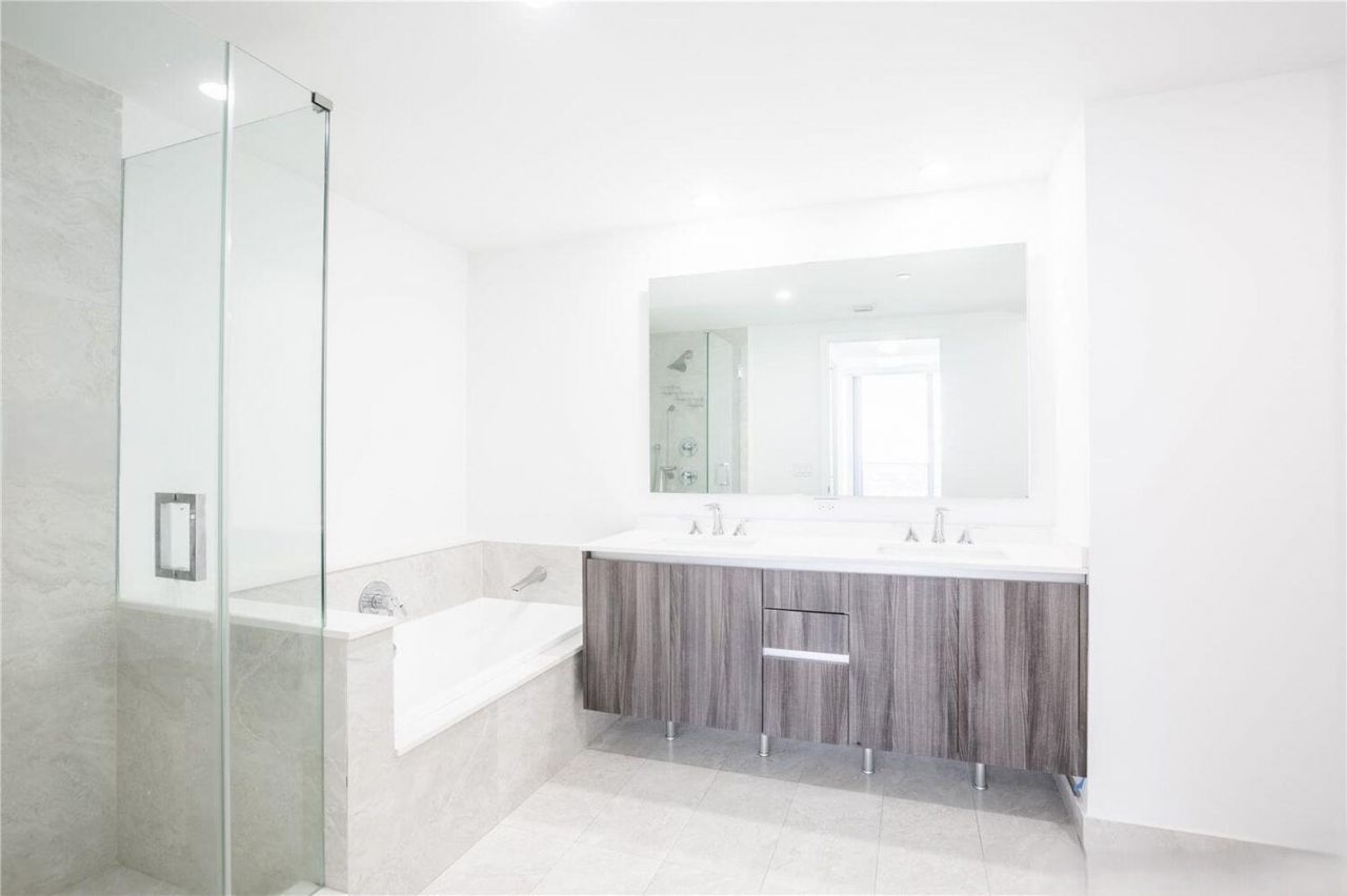488 NE 18th Street, Unit 2200, Miami, FL 33132 Photo