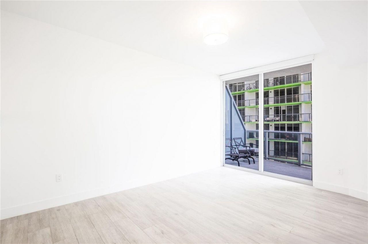488 NE 18th Street, Unit 2200, Miami, FL 33132 Photo