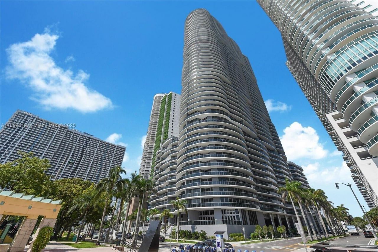 488 NE 18th Street, Unit 2200, Miami, FL 33132 Photo