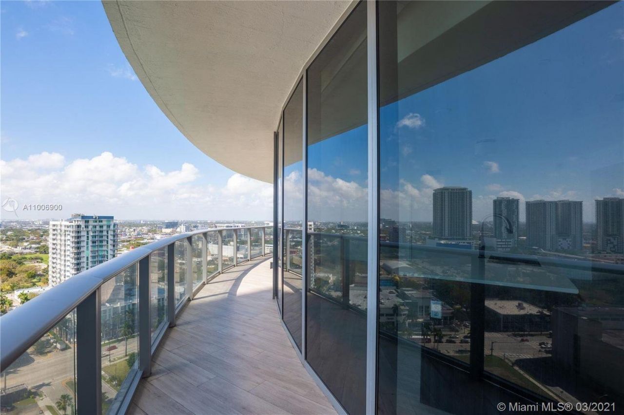 488 NE 18th Street, Unit 2200, Miami, FL 33132 Photo