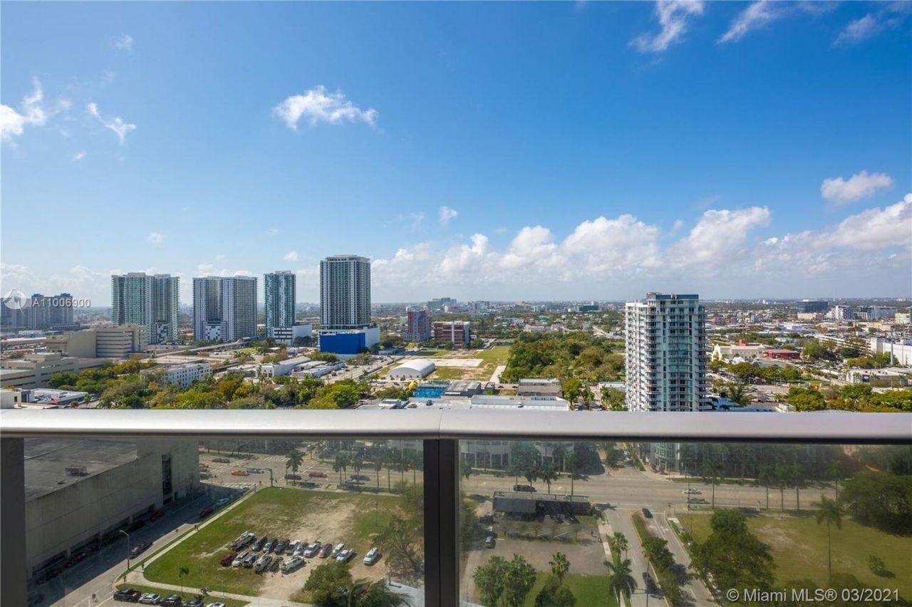 488 NE 18th Street, Unit 2200, Miami, FL 33132 Photo