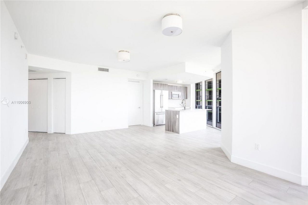 488 NE 18th Street, Unit 2200, Miami, FL 33132 Photo