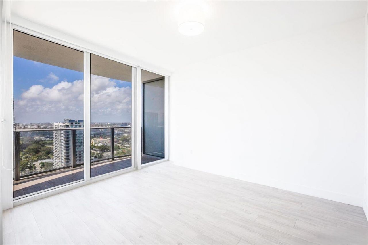 488 NE 18th Street, Unit 2200, Miami, FL 33132 Photo