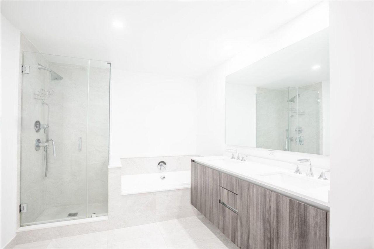 488 NE 18th Street, Unit 2200, Miami, FL 33132 Photo