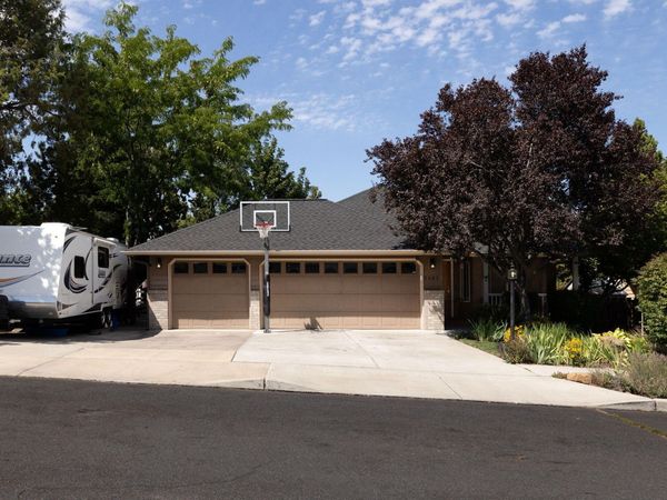 2462 NE Lynda Lane, Bend, OR 97701