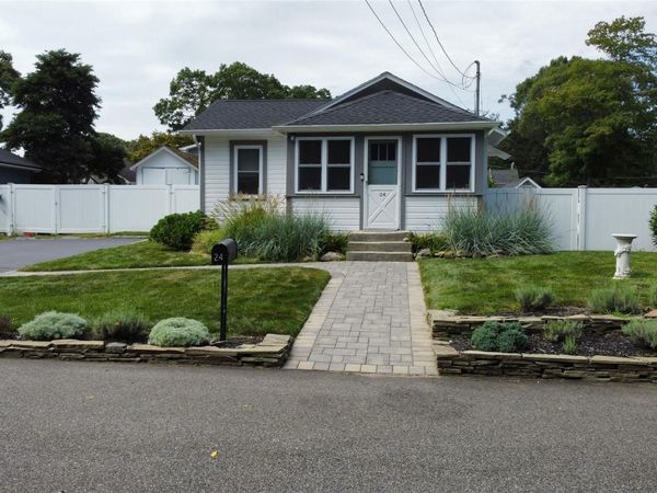 24 Canary Road, Rocky Point, NY 11778