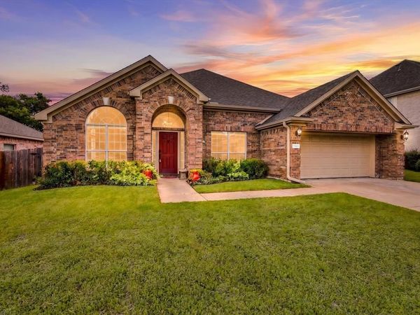 7801 Stansfield Drive, Fort Worth, TX 76137