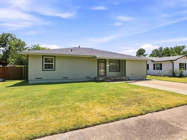 117 Leslie Street, Bonham, TX 75418