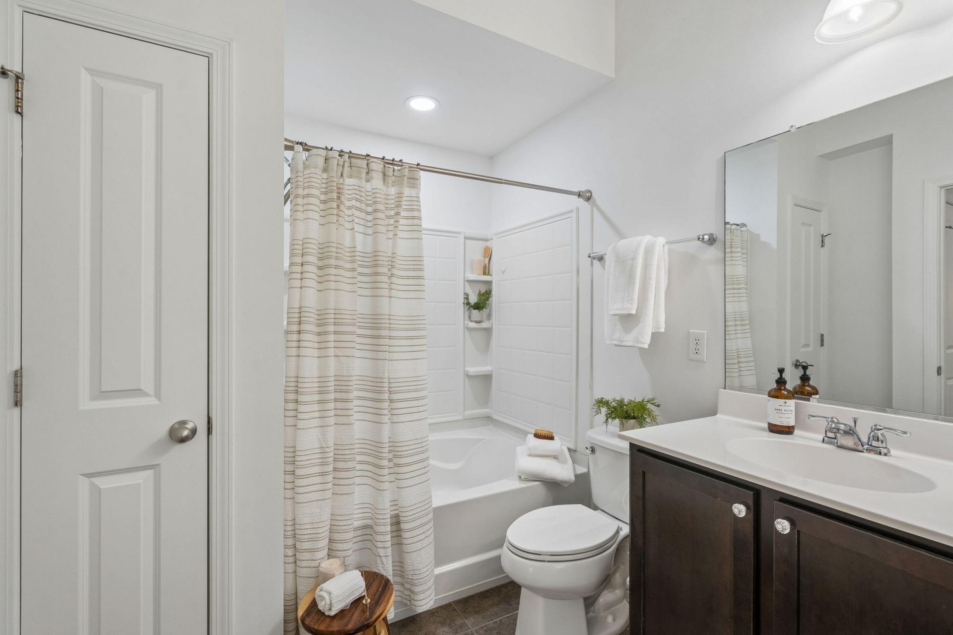 2132 Promenade Court Photo 28