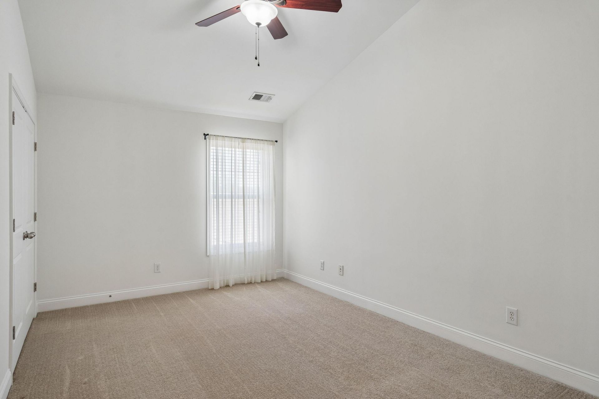 2132 Promenade Court Photo 34