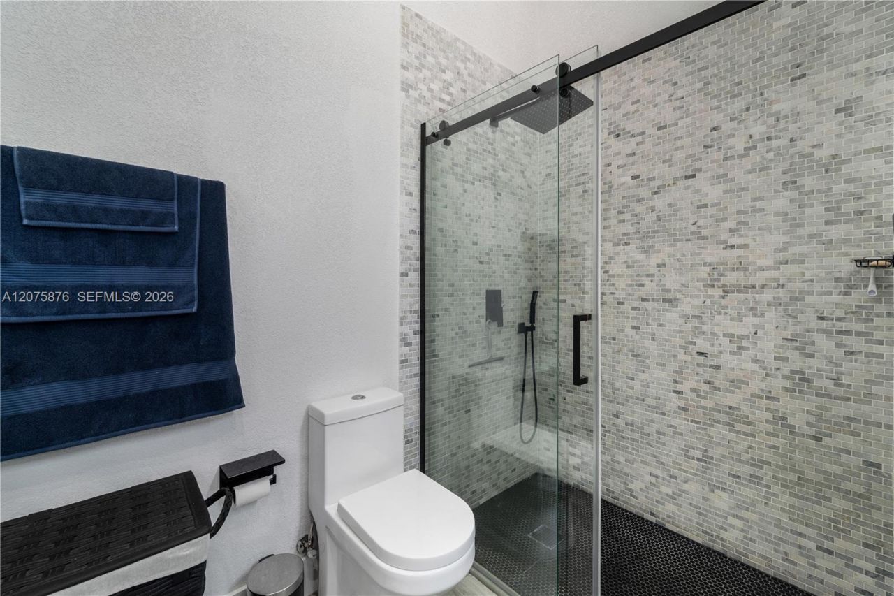 6711 NW 193rd Ter, Unit 6711, Hialeah, FL 33015 Photo