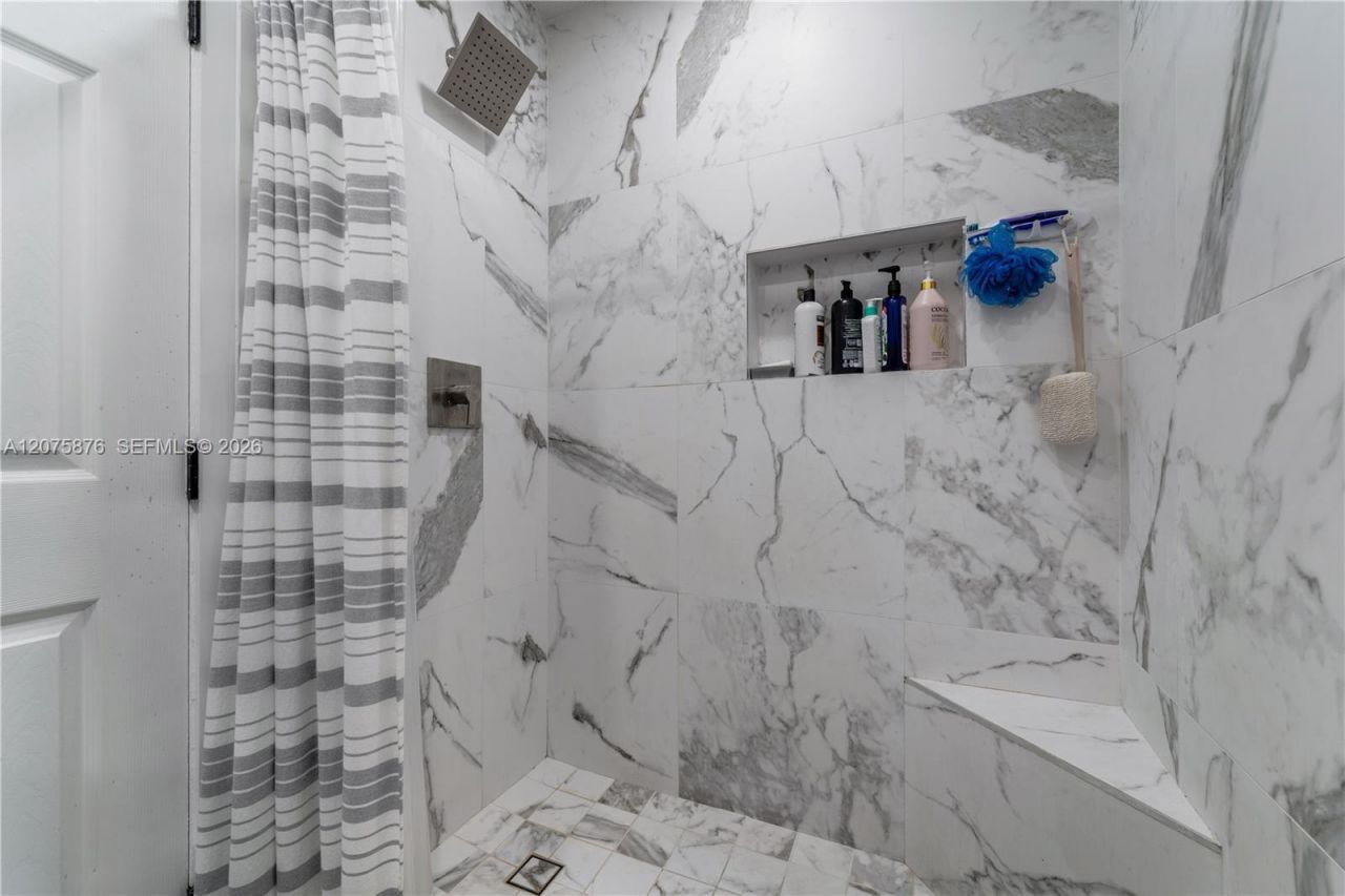 6711 NW 193rd Ter, Unit 6711, Hialeah, FL 33015 Photo